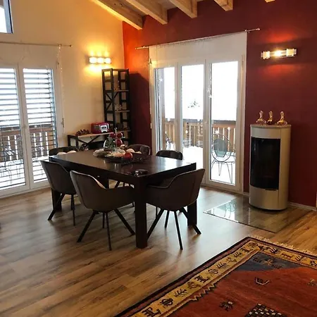 Domek alpejski Charmj,